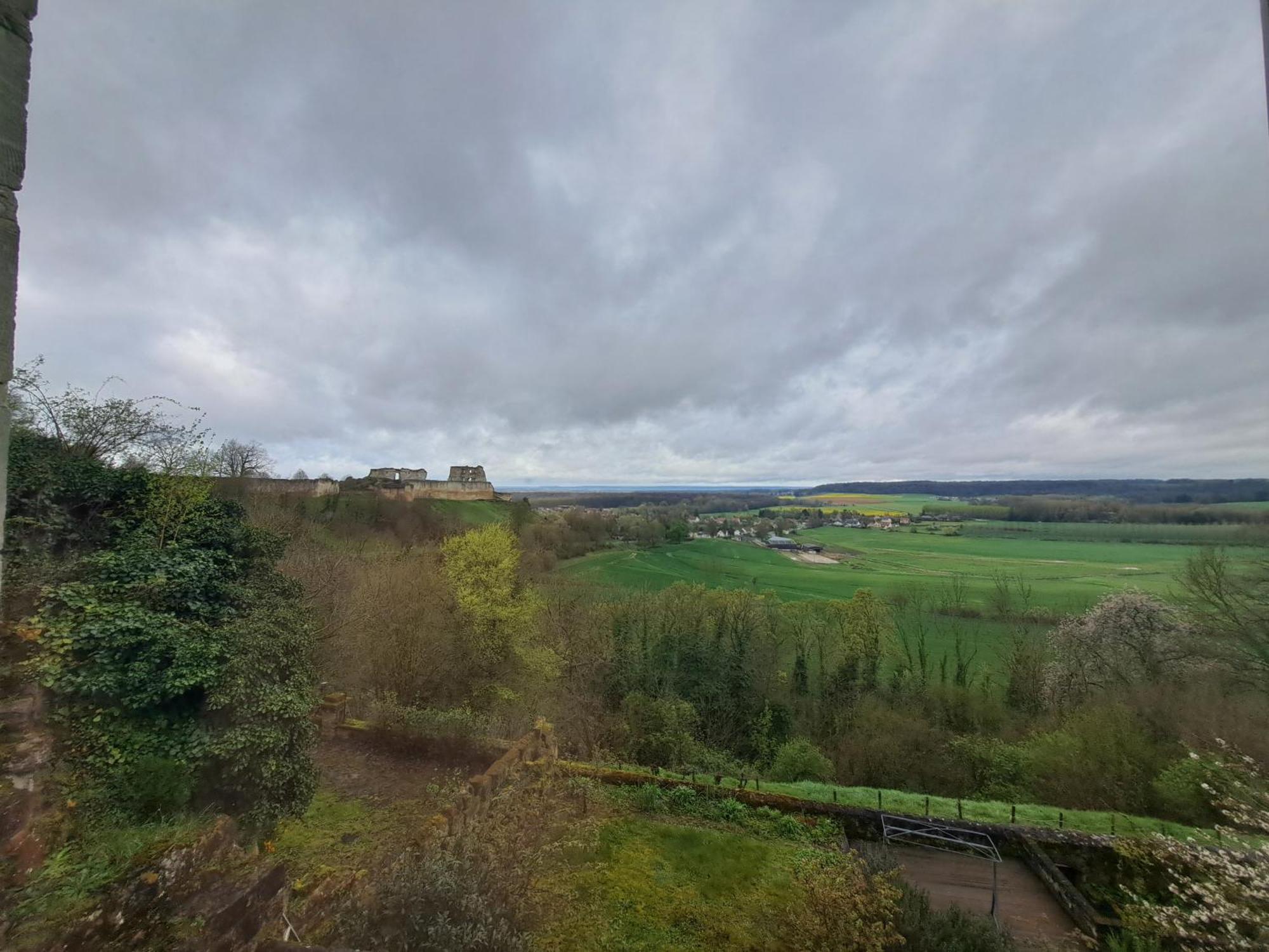 Location A Coucy Le Chateau المظهر الخارجي الصورة